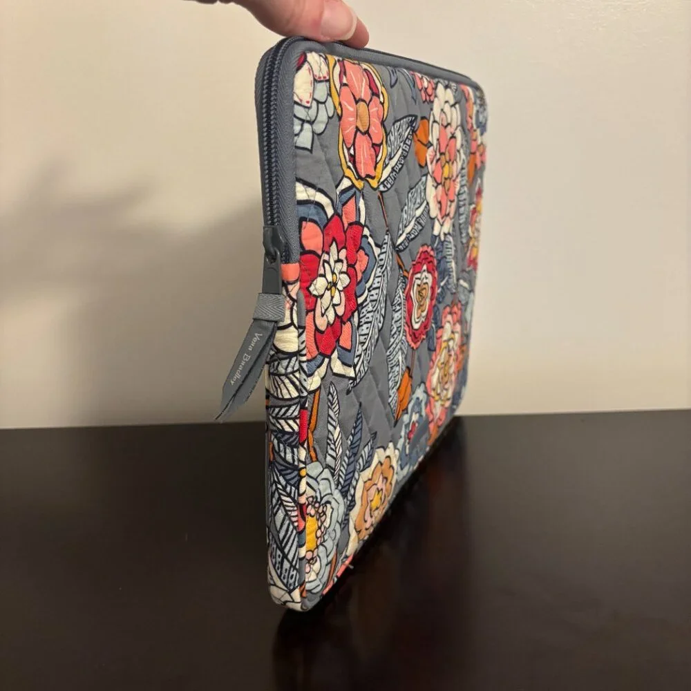 Vera Bradley Tropical Evening Gray Floral Quilted Laptop Tablet Sleeve